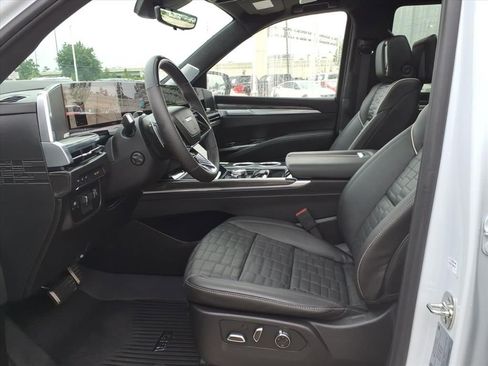 Used 2026 Cadillac Escalade V w/ LPO, Floor Liner Package AWD/4WD image 19