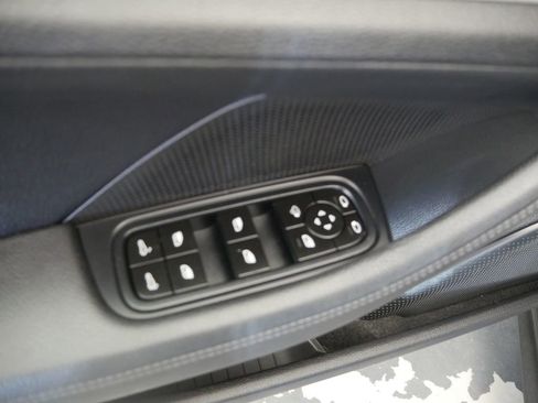 Certified 2025 Porsche Panamera image 19