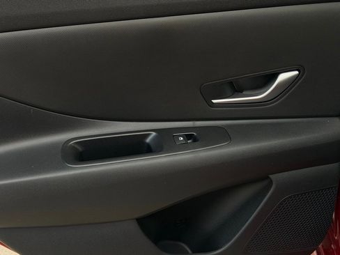 Certified 2025 Hyundai Elantra SE w/ Cargo Package image 8