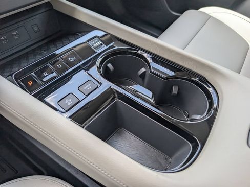 Used 2025 Nissan Murano SV FWD image 17