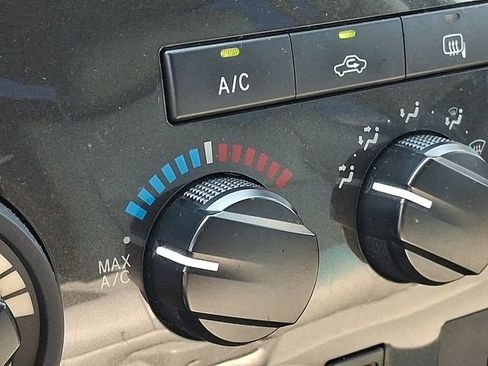Used 2013 Toyota Tundra 2WD Double Cab w/ Tow Pkg image 15