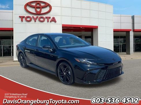 Used 2026 Toyota Camry Hybrid image 1