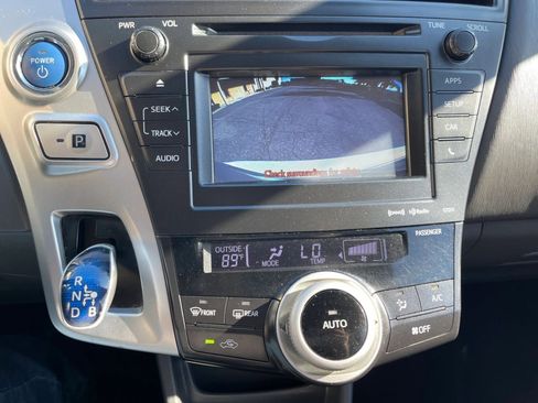 Used 2012 Toyota Prius V Five image 9