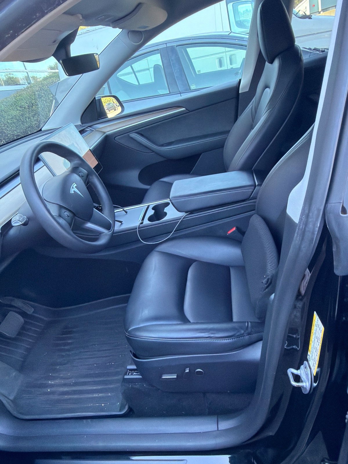 Used 2024 Tesla Model Y Long Range AWD/4WD image 8