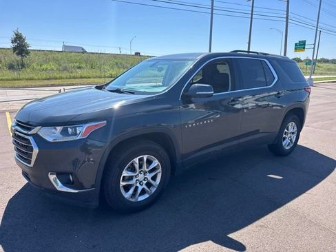 Certified 2018 Chevrolet Traverse LT FWD image 1