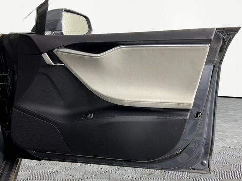Used 2013 Tesla Model S Performance RWD image 27