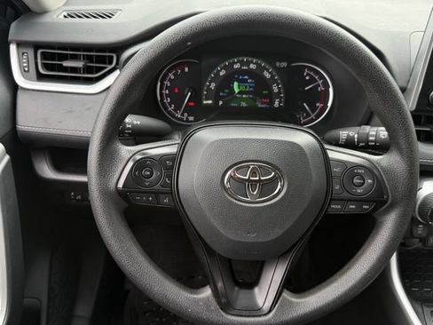 Used 2025 Toyota RAV4 XLE FWD image 13