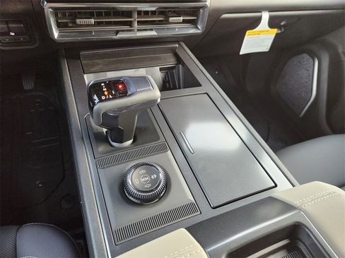 New 2026 GMC Hummer EV 4x4 Crew Cab image 13