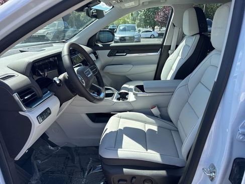 New 2026 GMC Terrain Denali w/ LPO, Black Badging Package AWD/4WD image 10