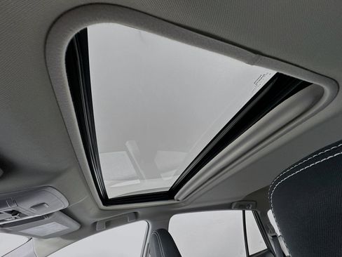 Used 2018 Toyota RAV4 XLE image 20