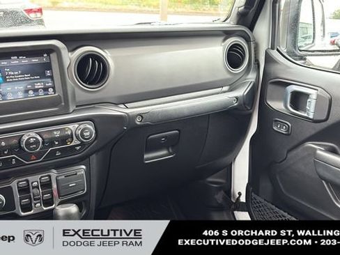 Used 2022 Jeep Gladiator Sport AWD/4WD image 24