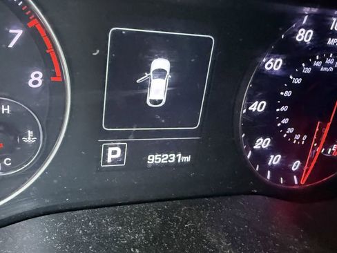 Used 2016 Hyundai Veloster Turbo image 5