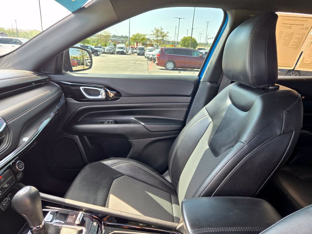 Used 2024 Jeep Compass Latitude w/ Altitude Special Edition AWD/4WD image 25