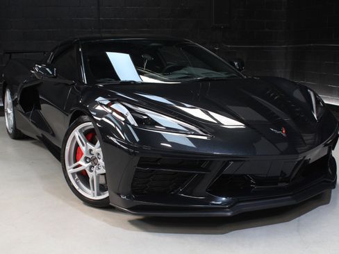 Used 2024 Chevrolet Corvette Stingray Coupe w/ Z51 Performance Package image 11