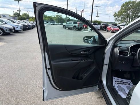 Used 2018 Chevrolet Equinox LT AWD/4WD image 12