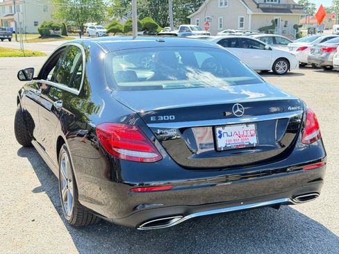 Used 2017 Mercedes-Benz E 300 4MATIC image 92