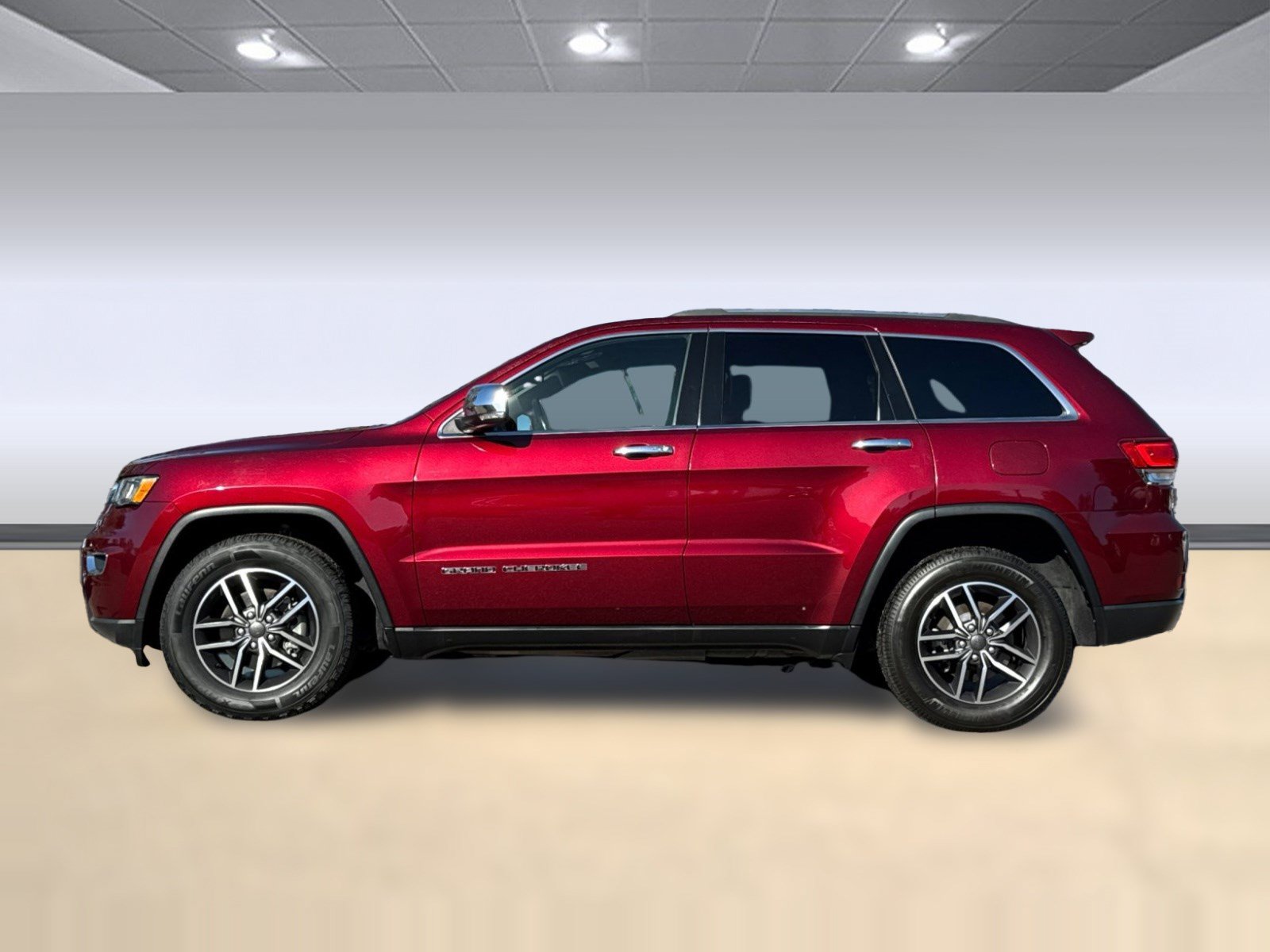 Used 2020 Jeep Grand Cherokee Limited AWD/4WD image 2