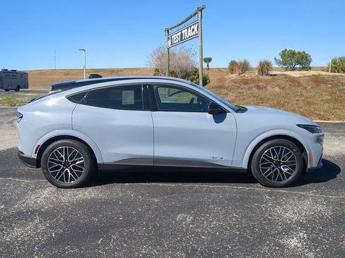 New 2025 Ford Mustang Mach-E Premium image 4