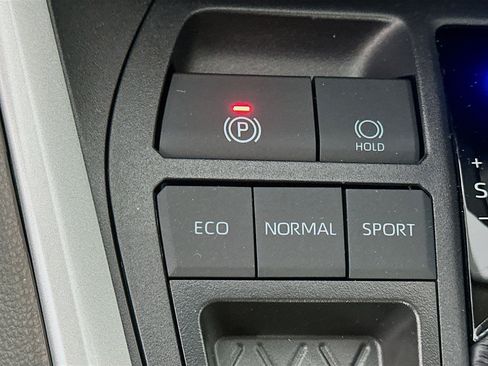 Used 2025 Toyota RAV4 XLE w/ Convenience Package image 26