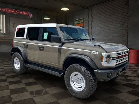 New 2026 Ford Bronco Heritage Edition AWD/4WD image 2