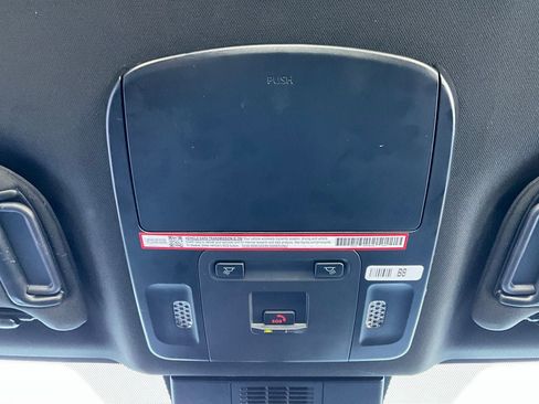 Used 2025 Toyota Camry SE image 16