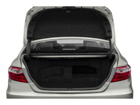 Used 2015 Toyota Camry XLE w/ Moonroof Package FWD image 13