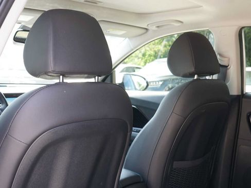 Certified 2022 Kia Niro EX Premium FWD image 19