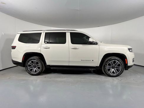 Used 2022 Jeep Wagoneer Series III image 8