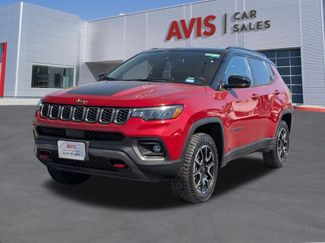 Used 2025 Jeep Compass Trailhawk video 1
