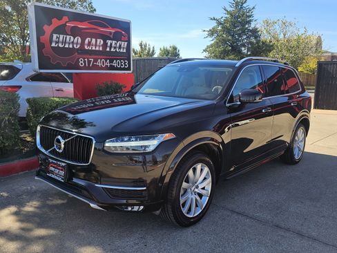 Used 2017 Volvo XC90 T6 Momentum w/ Vision Package image 1