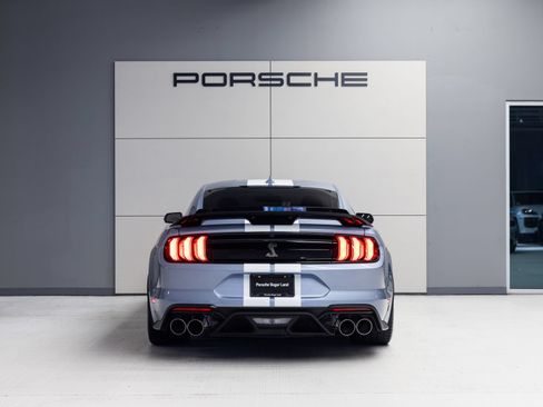Used 2022 Ford Mustang Shelby GT500 w/ Technology Package RWD image 6