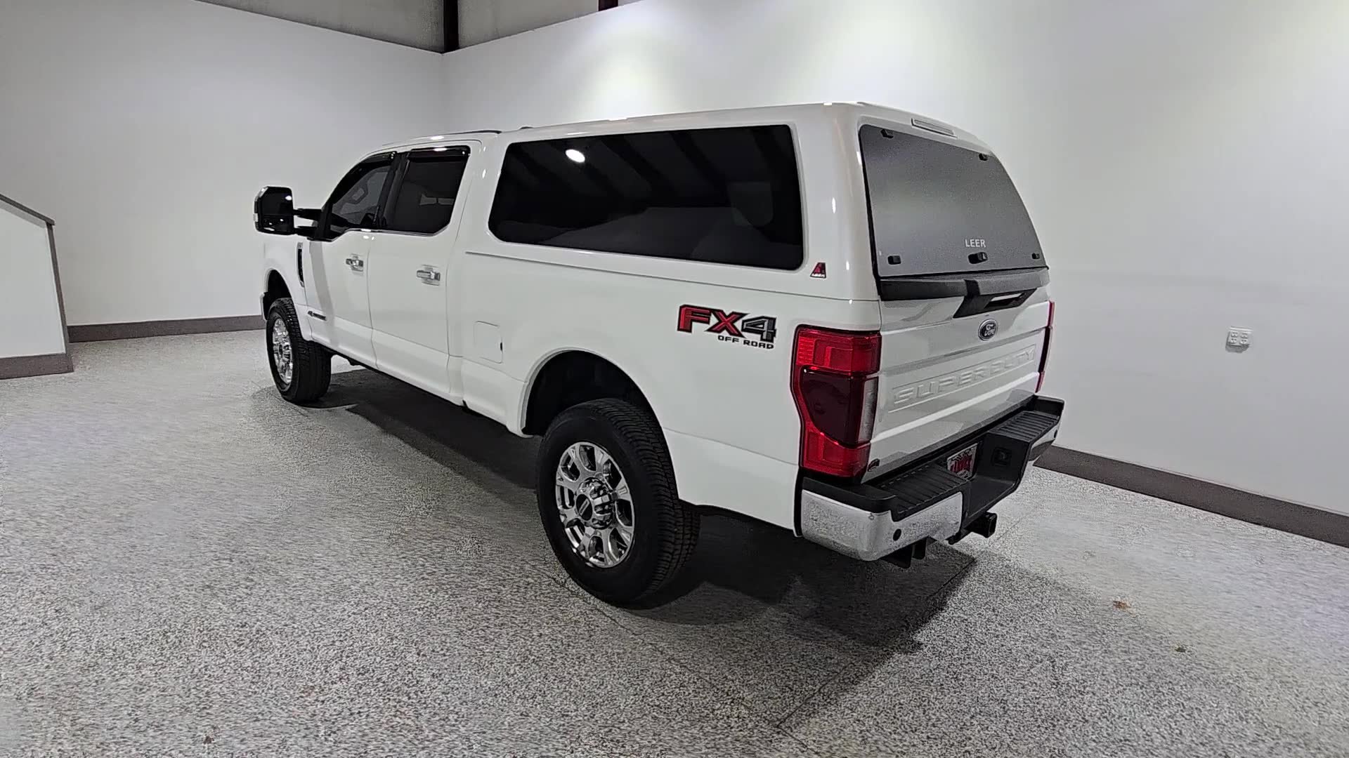 Used 2022 Ford F250 Lariat w/ Lariat Ultimate Package AWD/4WD image 2
