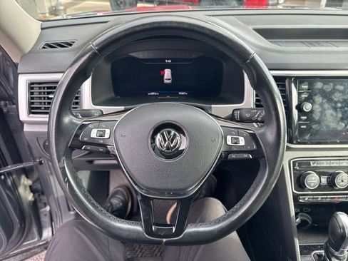 Used 2018 Volkswagen Atlas SEL Premium image 3