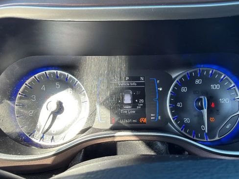 Used 2020 Chrysler Voyager Lxi image 18