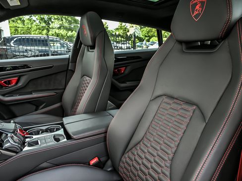 Used 2024 Lamborghini Urus S AWD/4WD image 18