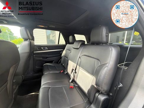 Used 2018 Ford Explorer XLT w/ Equipment Group 202A AWD/4WD image 46