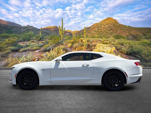 Used 2024 Chevrolet Camaro LT RWD image 7