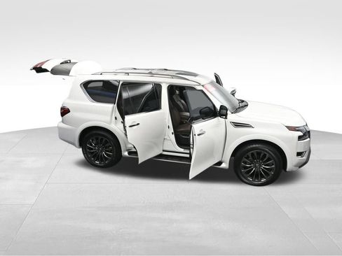 Used 2024 Nissan Armada Platinum w/ Captain's Chairs Package RWD image 47