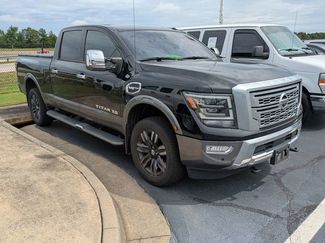 Used 2021 Nissan Titan Platinum Reserve w/ Moonroof Package AWD/4WD video 2