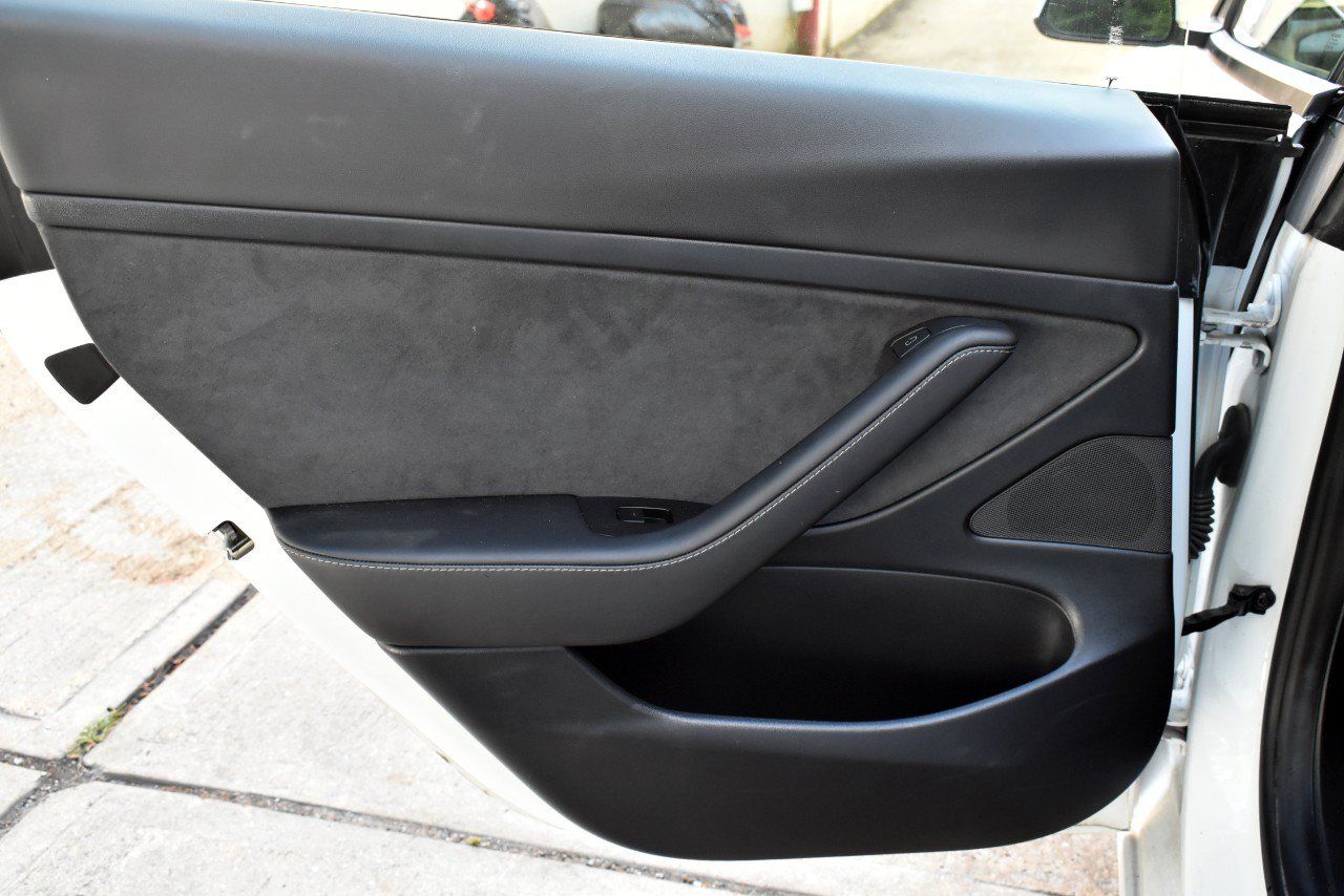 Used 2021 Tesla Model 3 Standard Range Plus RWD image 18