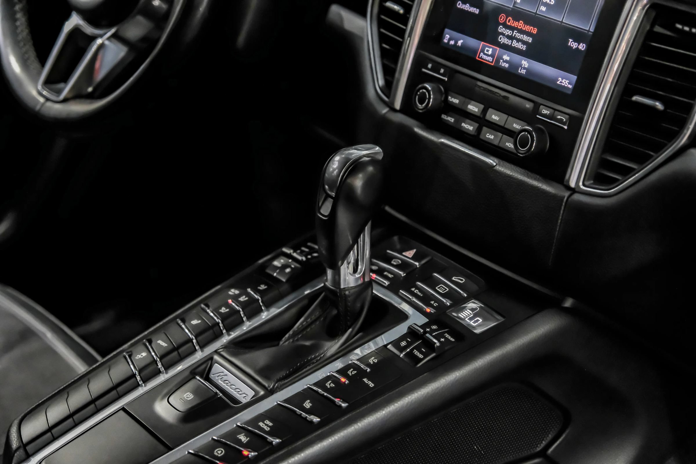 Used 2017 Porsche Macan S AWD/4WD image 16