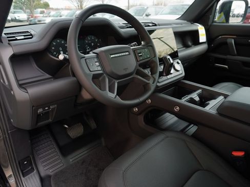 Used 2026 Land Rover Defender 130 X-Dynamic SE AWD/4WD image 12