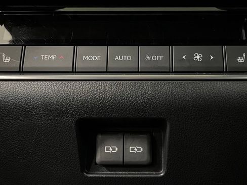 Used 2025 Lexus GX 550 w/ Accessory Package (2T) AWD/4WD image 48