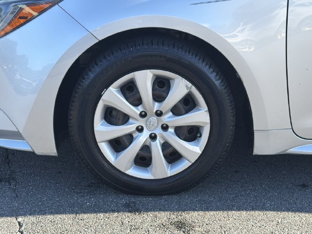 Used 2020 Toyota Corolla LE FWD image 13