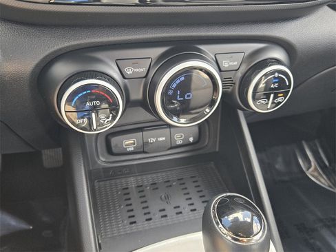 Certified 2023 Hyundai Venue Limited w/ Cargo Package image 21