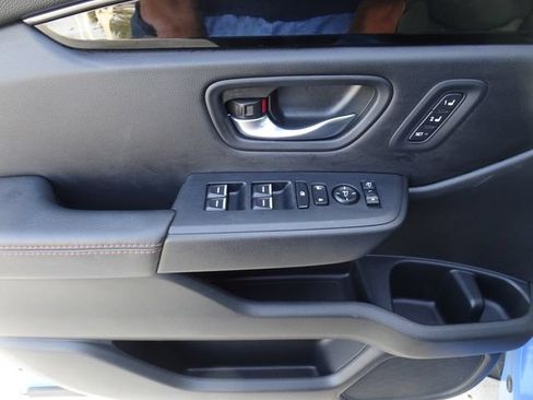 Certified 2025 Honda Pilot TrailSport image 8