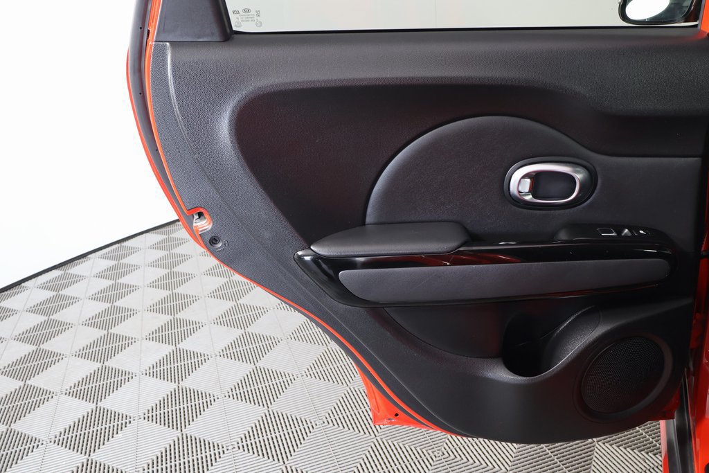 Used 2018 Kia Soul ! w/ Tech Package FWD image 13