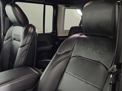 Used 2023 Jeep Wrangler Unlimited Sahara w/ Cold Weather Group image 23