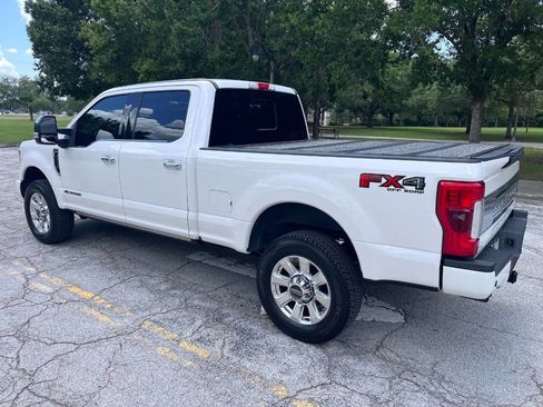 Used 2017 Ford F250 Platinum w/ Platinum Ultimate Package AWD/4WD image 7