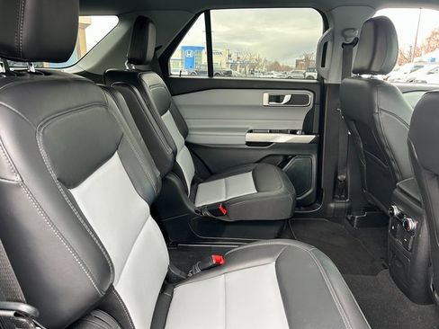 Used 2024 Ford Explorer XLT w/ Equipment Group 202A image 32